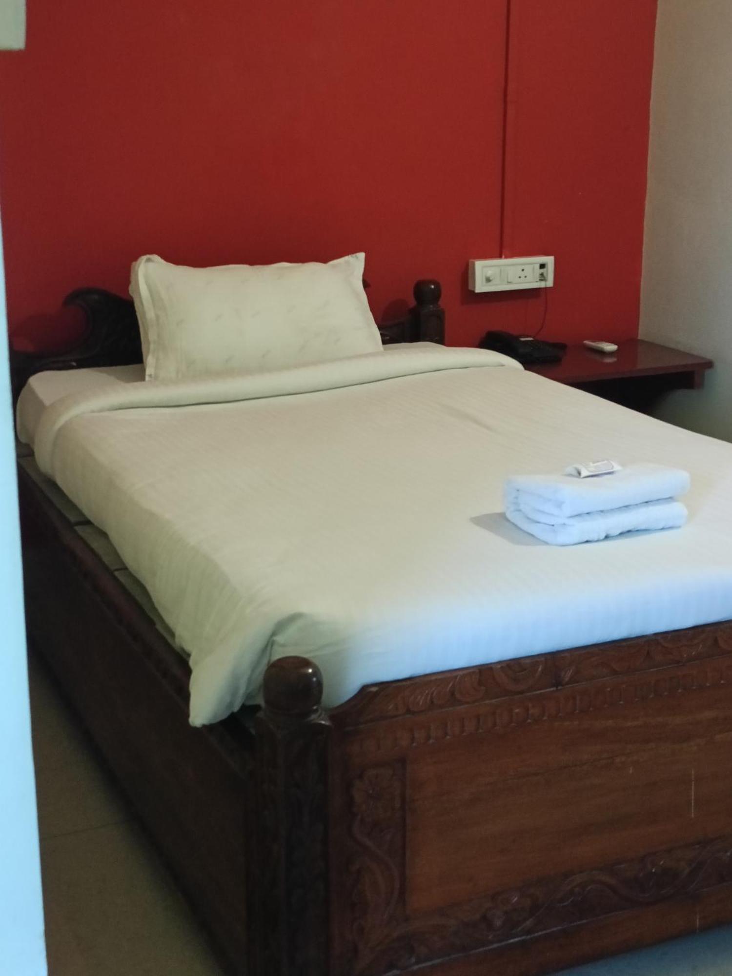 גווהטי Hotel Bhargav מראה חיצוני תמונה