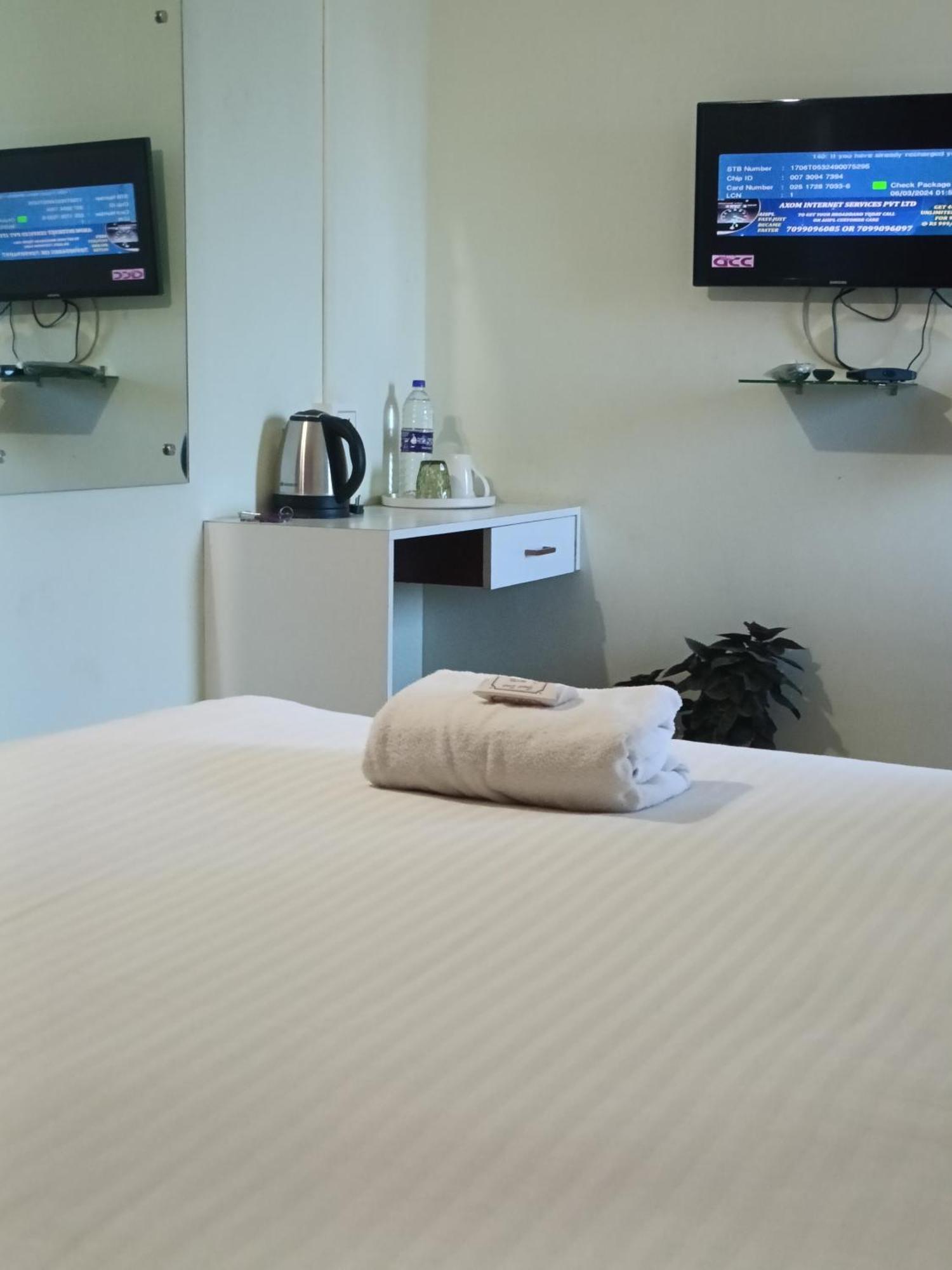 גווהטי Hotel Bhargav מראה חיצוני תמונה